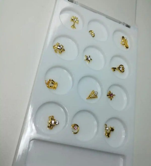 DIJES DE UÑAS (12PC)
AF50453 - Imagen 2